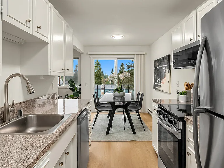 618 75th St SE #201 — Photo 11