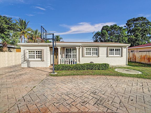 4th image of 3231 Auburn Boulevard