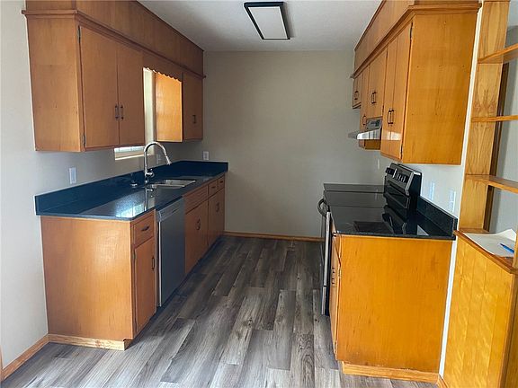 3rd image of 215 Northview Ave