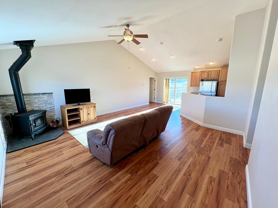 1st image of 16389 Weaver Ln