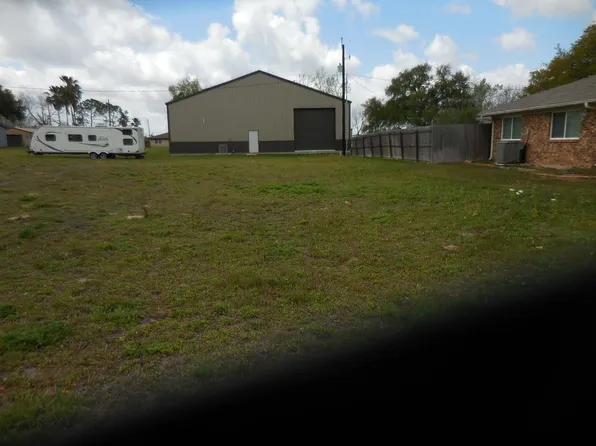 50 Louisa Dr, Bay City, TX 77414