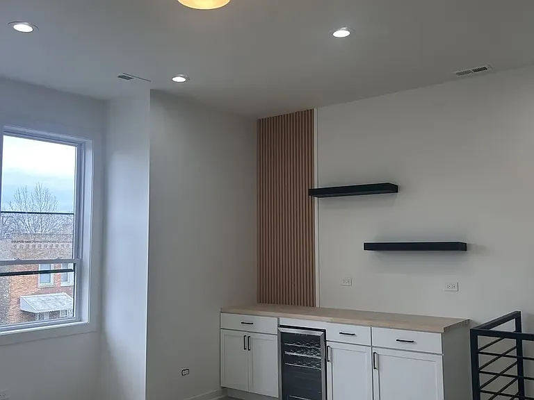 1056 N Central Park Ave #2 — Photo 4