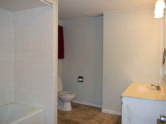 3rd image of 12 Academy St