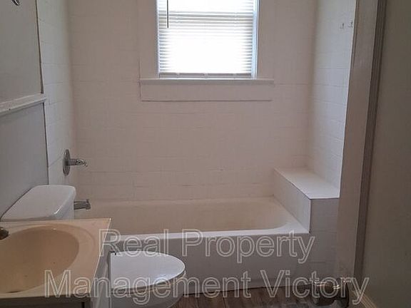 4th image of 7017 Division Ave