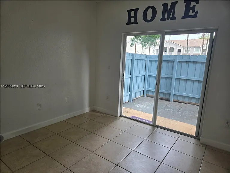 1539 SE 27th St #107 — Photo 5