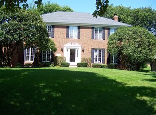 11436 Burr Oak Ln, Burr Ridge, IL 60527