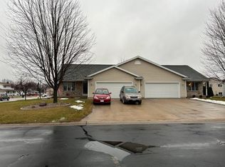 1601 W Greenlawn Ln, Appleton, WI 54914