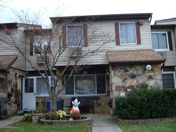 1st image of 19 Garth Ct