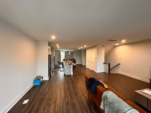 5th image of 933 Salamander St Unit B