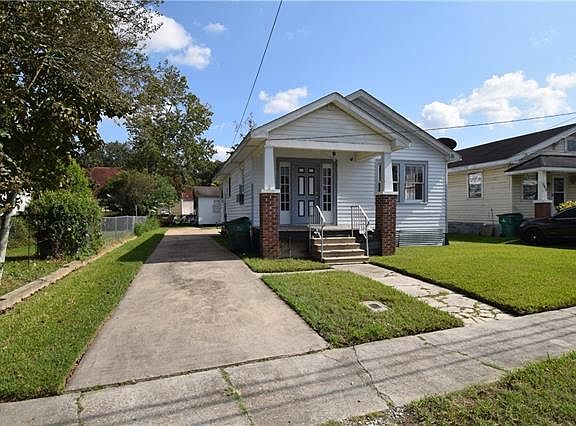 2nd image of 635 Avenue C