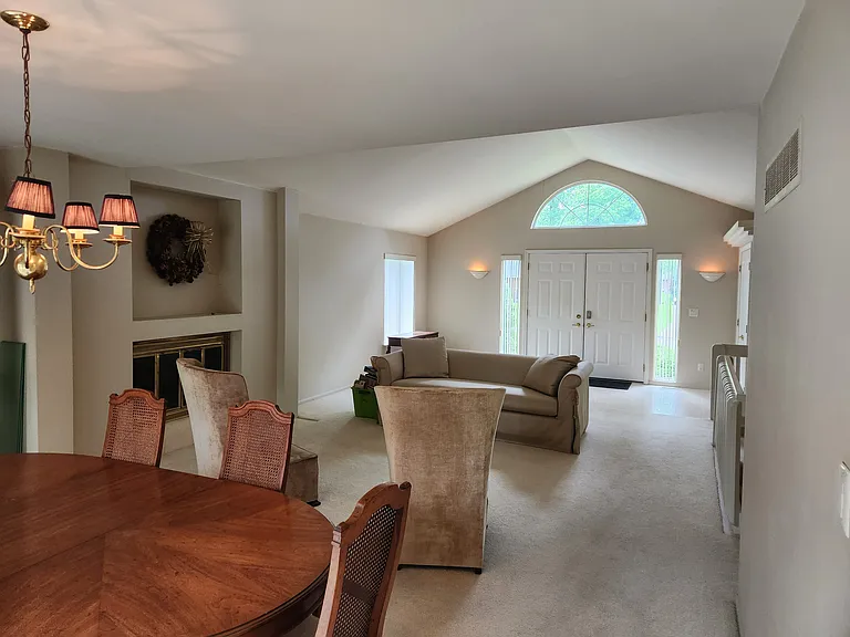 21193 Knudsen Dr — Photo 3