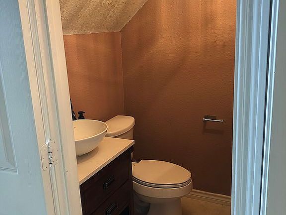 3rd image of 6501 Meadow Lakes Dr