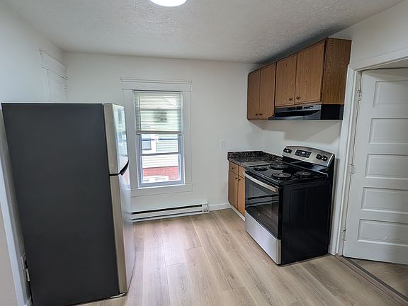 4th image of 878 Florida Ave #2