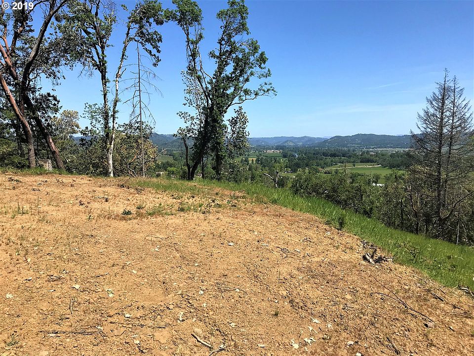2nd image of 301 Madera Ln