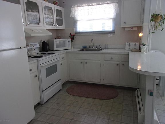 2nd image of 20 Mount Kisco Dr