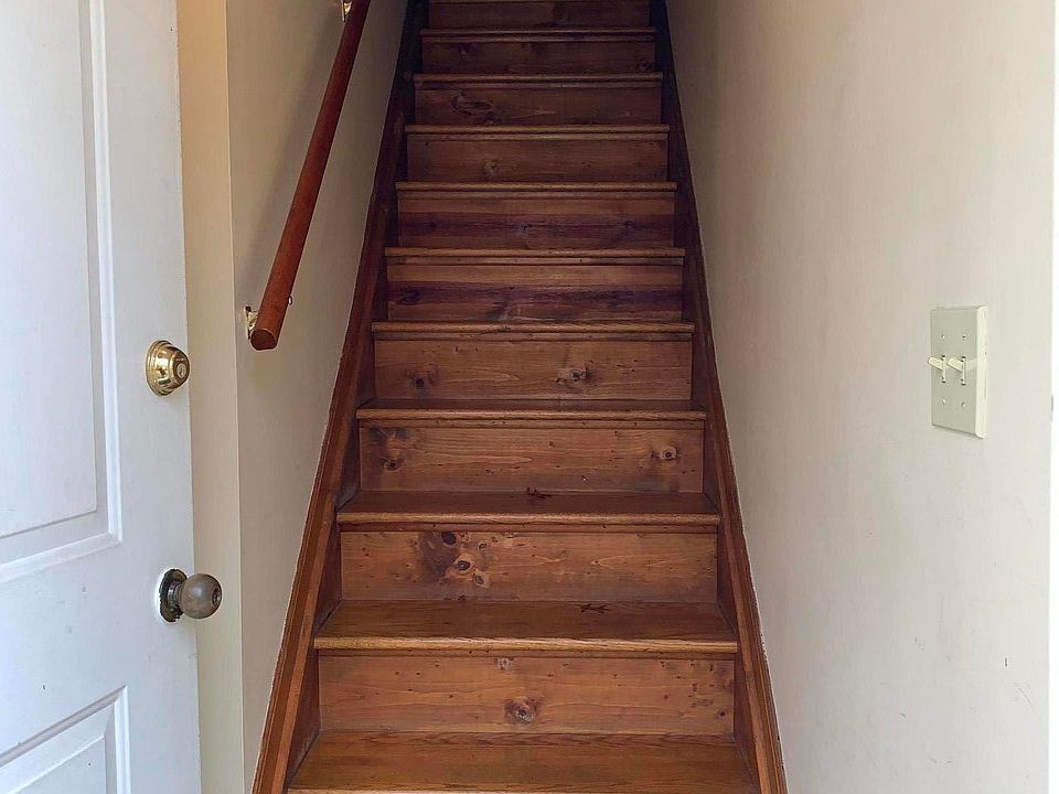 1st image of 33 Ramona Ave
