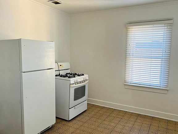 3rd image of 790 Santa Barbara St #790