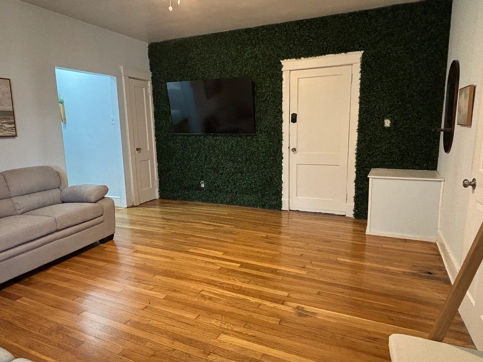 3 bed, $2,385 — Photo 3