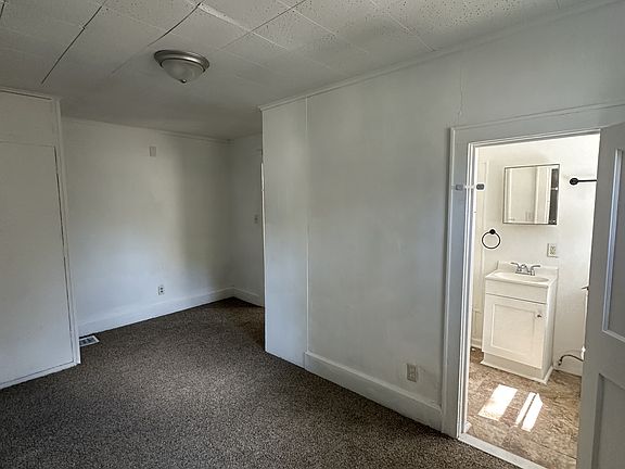 4th image of 1913 Broadway St #1