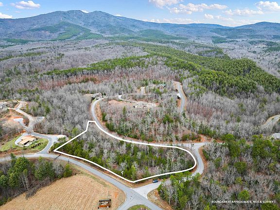 4th image of Bear Cliff Dr