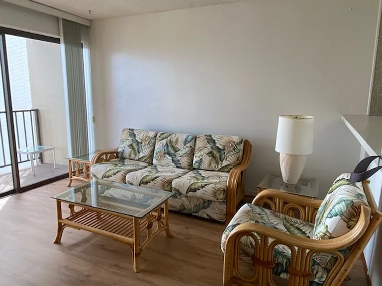 2140 Kuhio Ave #2306 — Photo 2