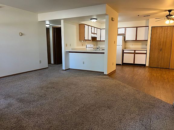 4th image of 17975 W Greenfield Ave APT 12
