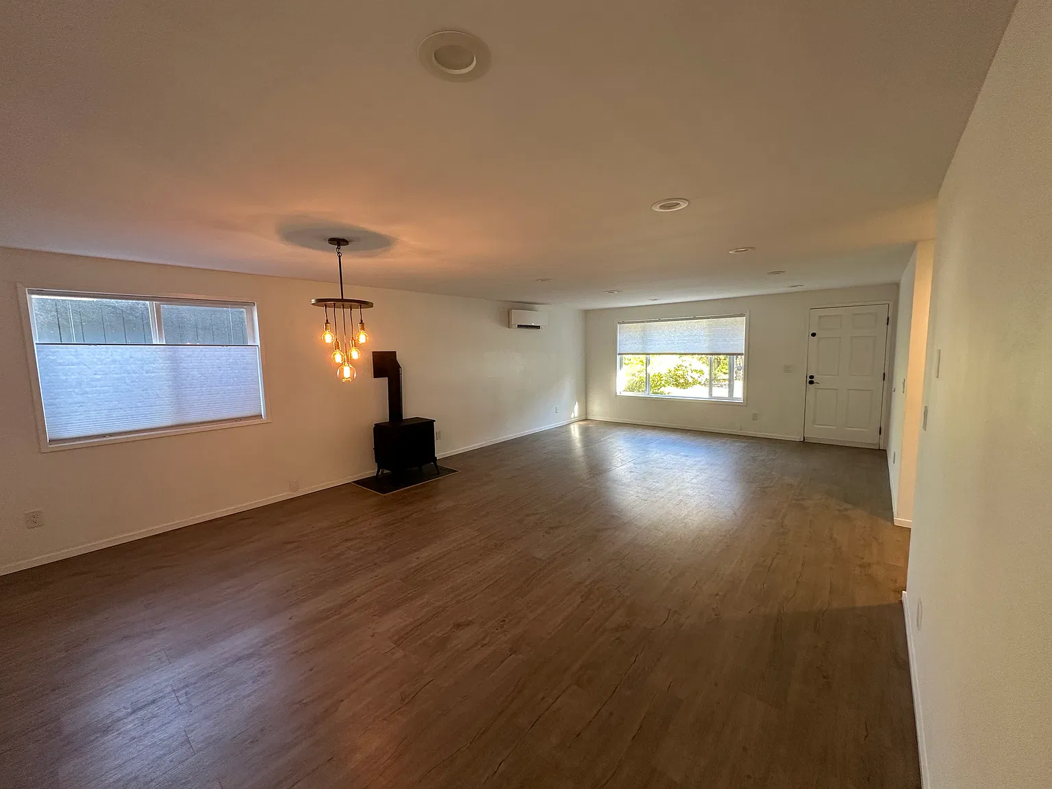 4 bed, 1890 sqft, $4,950 — Photo 3
