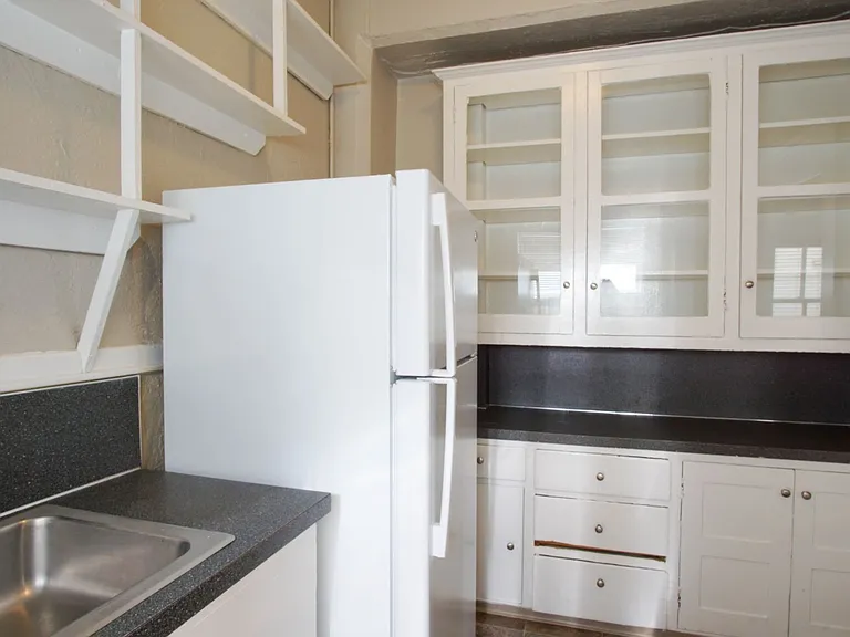 715 SW King Ave #44 — Photo 9