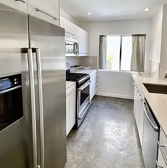 1233 N Laurel Ave #106 — Photo 9