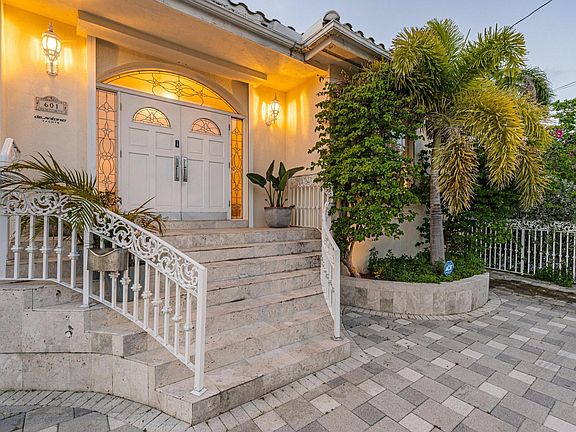 Entrance and 3 car driveway