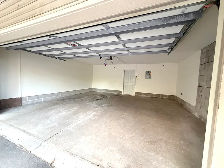 8108 Norwood Ln N — Photo 40