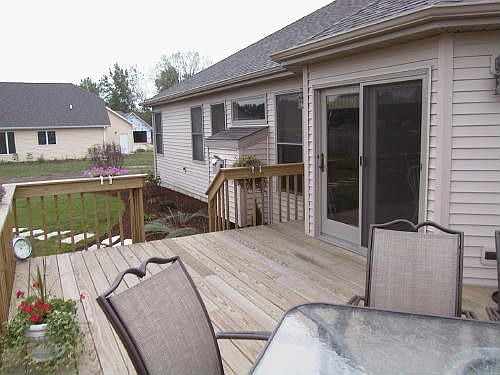 2nd image of 2004 Eastlake Dr