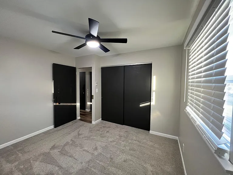 214 E Arrowhead St — Photo 20