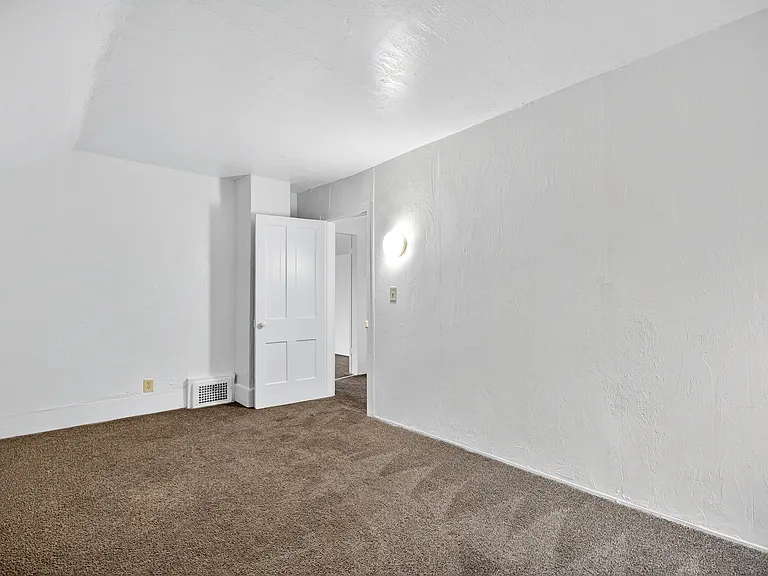 235 Nieman St — Photo 7