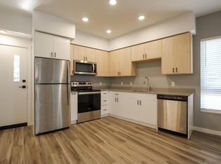 3910 Village Center Dr SE #303, Salem, OR 97302
