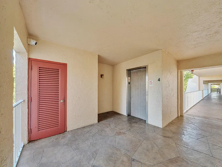 1035 Country Club Dr #407 — Photo 41
