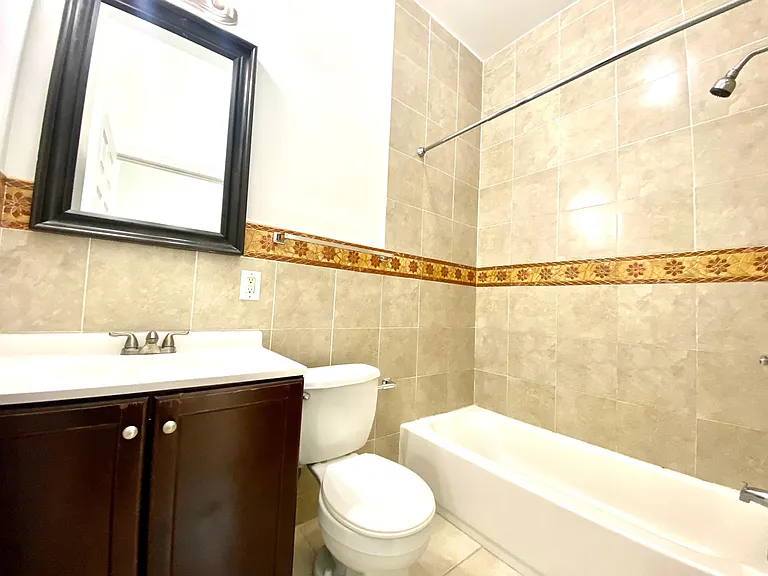 439 N 13th St #3A — Photo 7