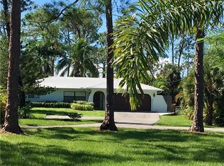 6040 Painted Leaf Ln, Naples, FL 34116