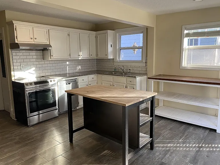 4714 Reinhardt Dr — Photo 3
