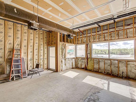 5th image of 837 Water St #841