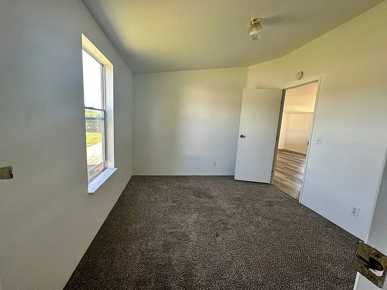 4655 NE Elliott Cir — Photo 12