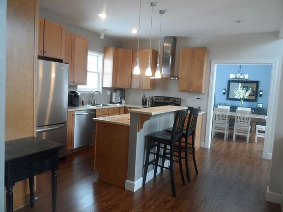2nd image of 258 Brady St