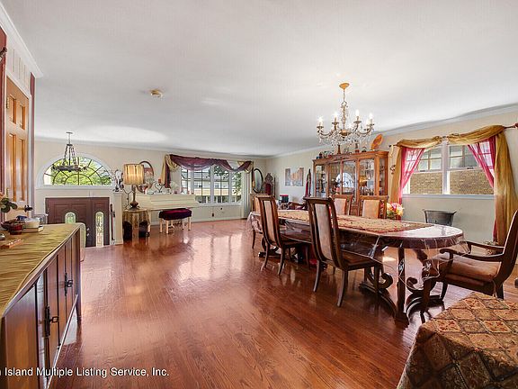 3rd image of 24 Townley Ave