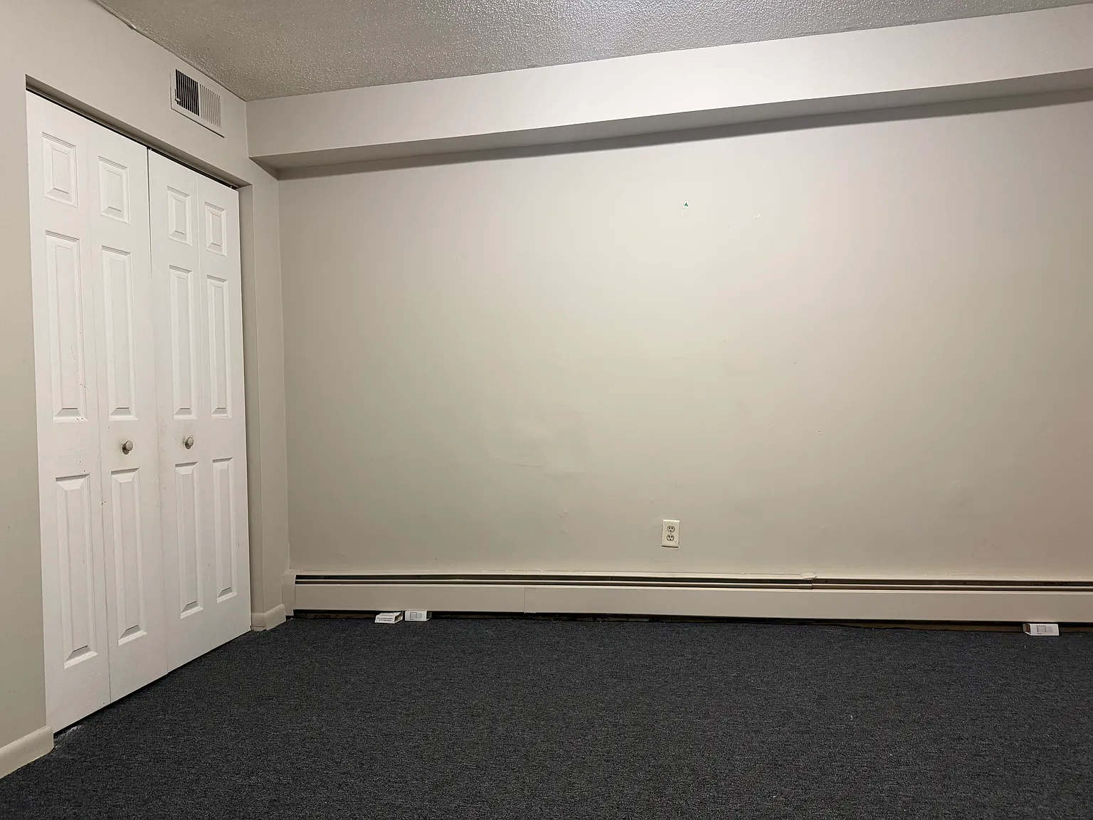 4 bed, 1900 sqft, $2,000 — Photo 3