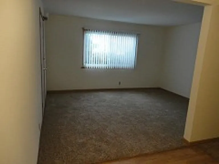 507 S Grand Ave — Photo 2