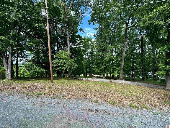 3rd image of 27/28 Hillside Cir