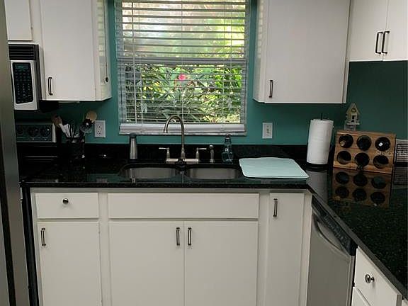 3rd image of 2309 Lark Ln