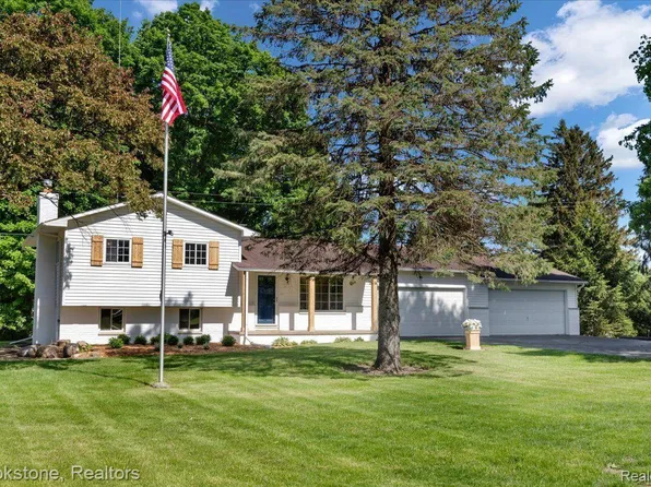 3265 Baldwin Rd, Metamora, MI 48455