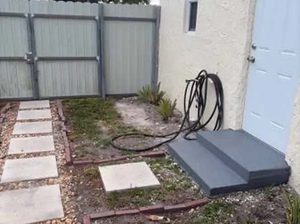 (undisclosed Address), Pembroke Pines, FL 33024