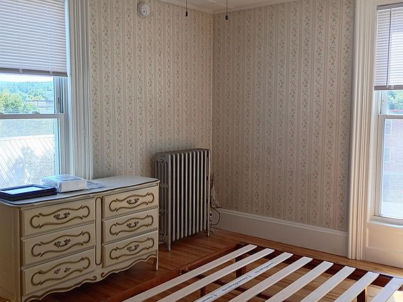 5th image of 166 Main St #22